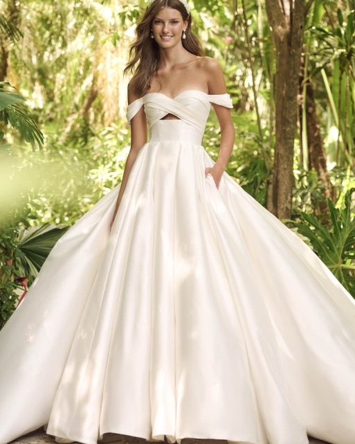 Sposa 2025 -  -  Modello  200